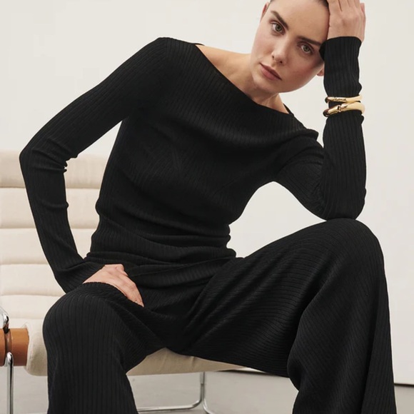 DISSH Black Ribbed Long Sleeve Top - Picture 1 of 9